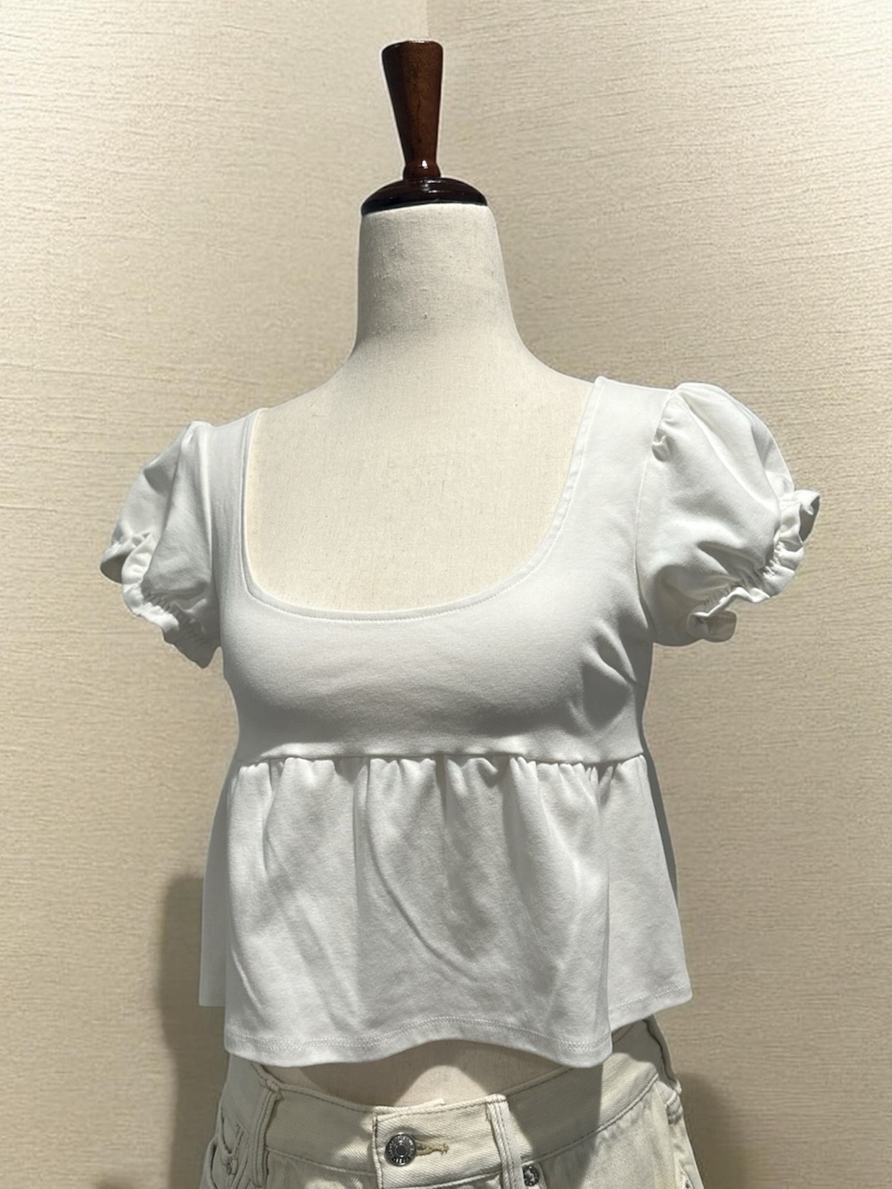 White Ruffle Sleeve Scoop-Neck Peplum Top XS